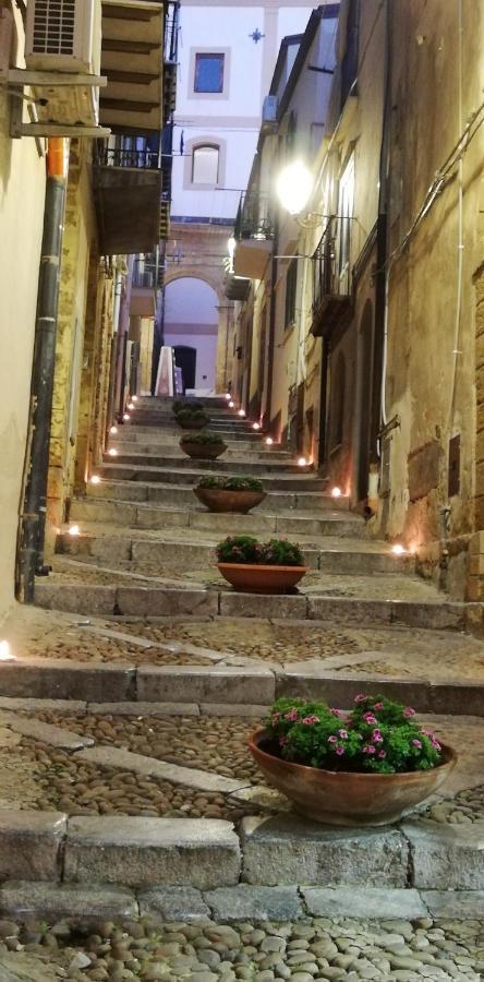 Familyholidays La Finestra Di Fronte Cefalù Buitenkant foto