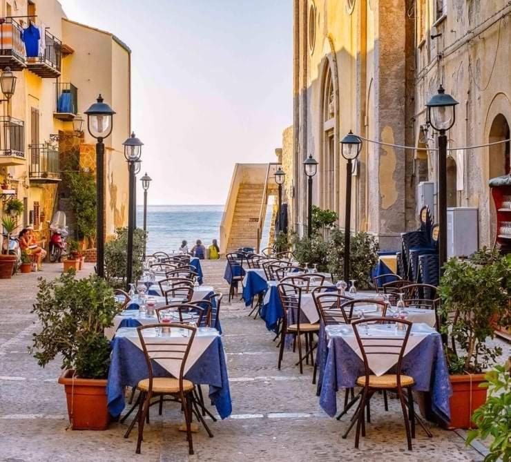 Familyholidays La Finestra Di Fronte Cefalù Buitenkant foto