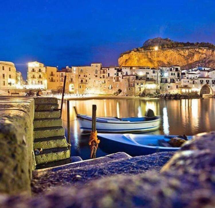 Familyholidays La Finestra Di Fronte Cefalù Buitenkant foto